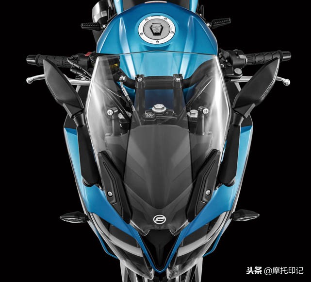 春风400GT发布：3.38万元！双缸400cc，最高时速155，标配ABS！