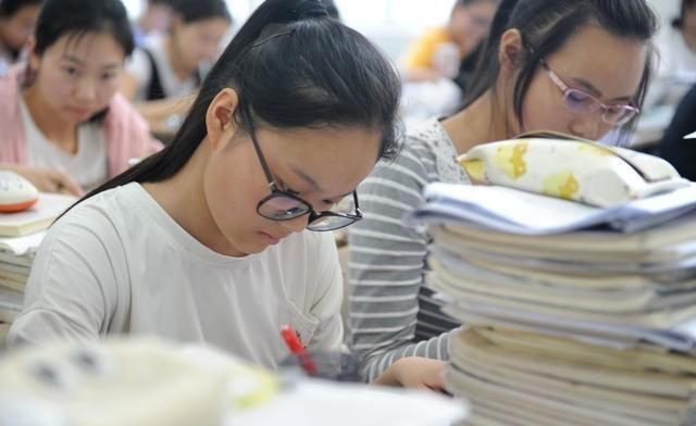 新高考：985名校被“理科生”霸占，文科组合为何难出学霸？