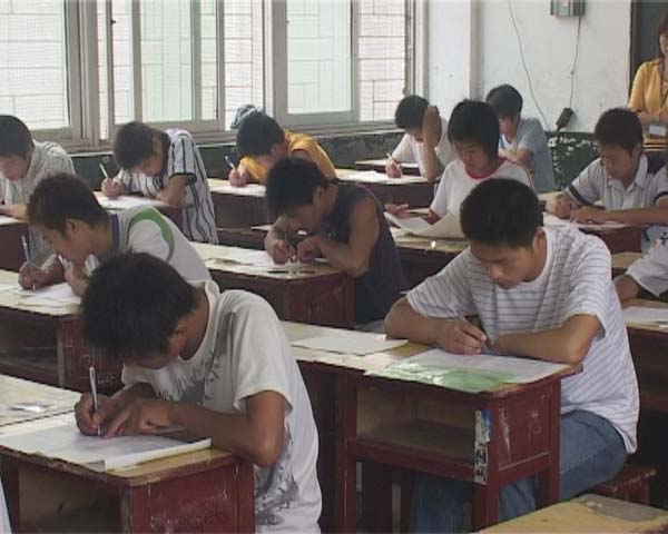 南京大学还是北京电子科技学院？江苏考生：北京电子科技学院