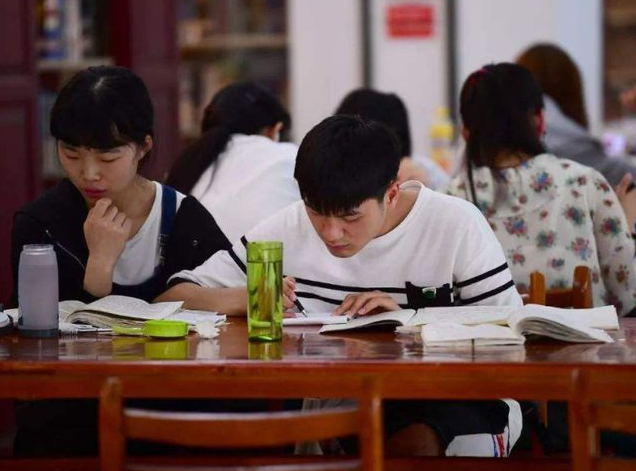 专科生迎来好消息，符合这几类要求的同学，不用考试也可以升本科