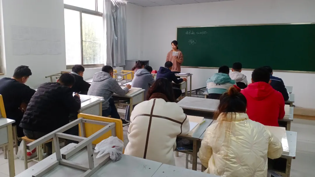 爸妈请你们放心，我在老秦建筑工程学校，都挺好