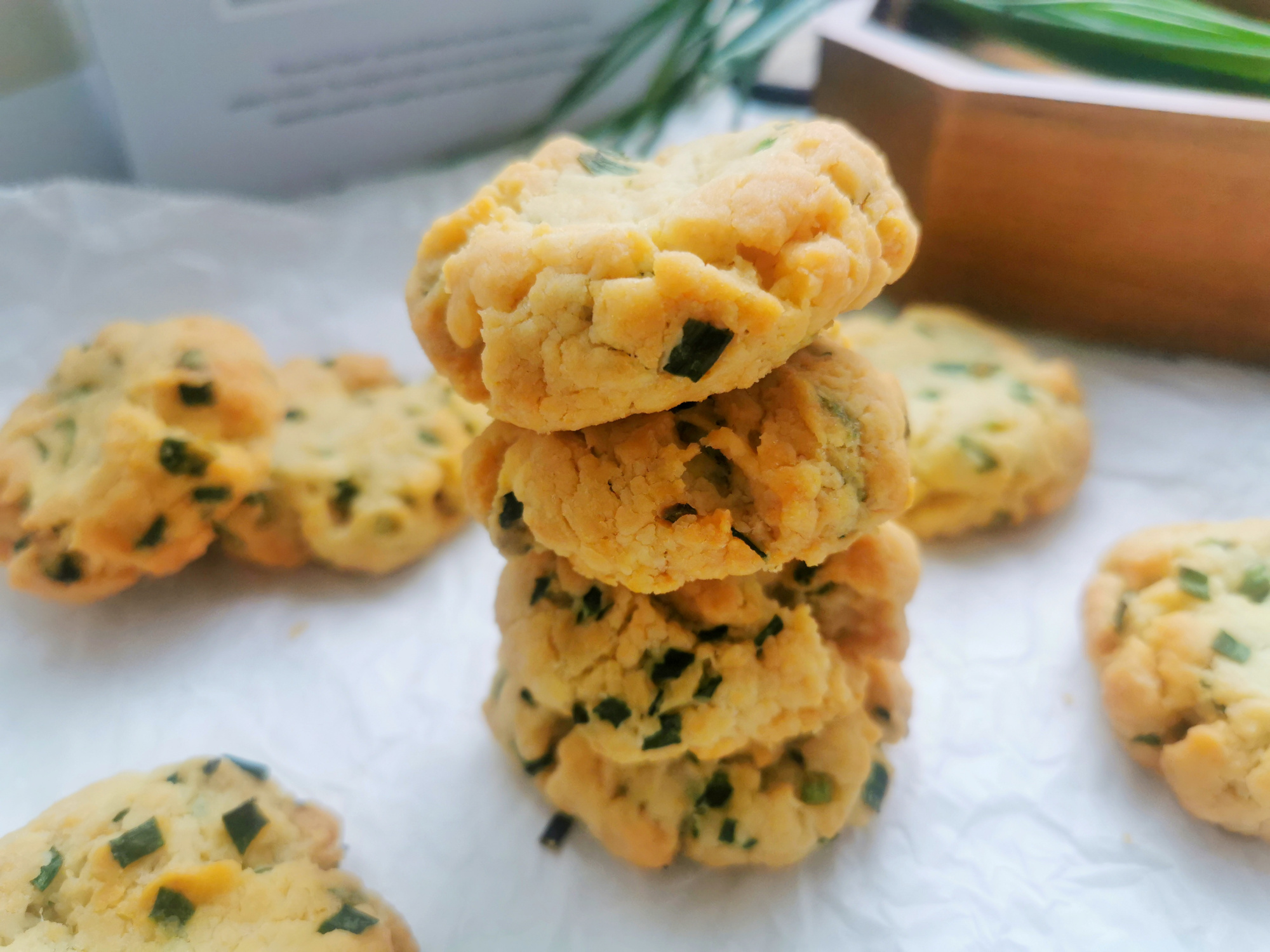 不用黄油也能做饼干！1碗面粉，1把香葱，教你做咸味的香葱酥
