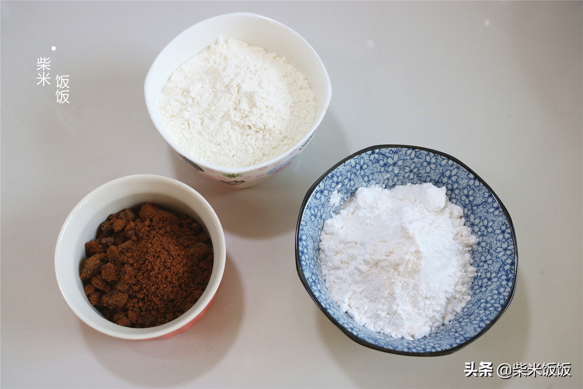 不用揉面，做法简单，搅一搅上锅蒸，柔软筋道，比面包还好吃
