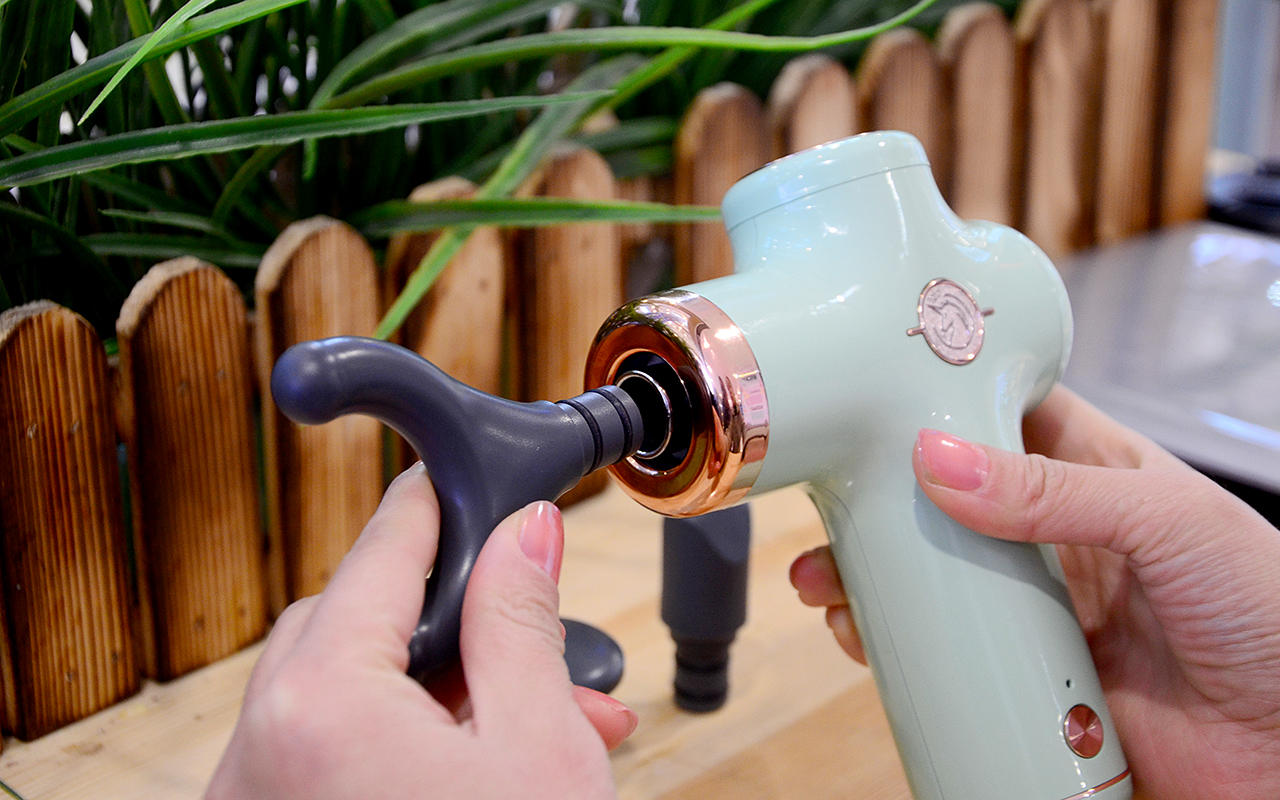 今年三八女王节送她什么礼物？超有料的野小兽筋膜枪更有爱