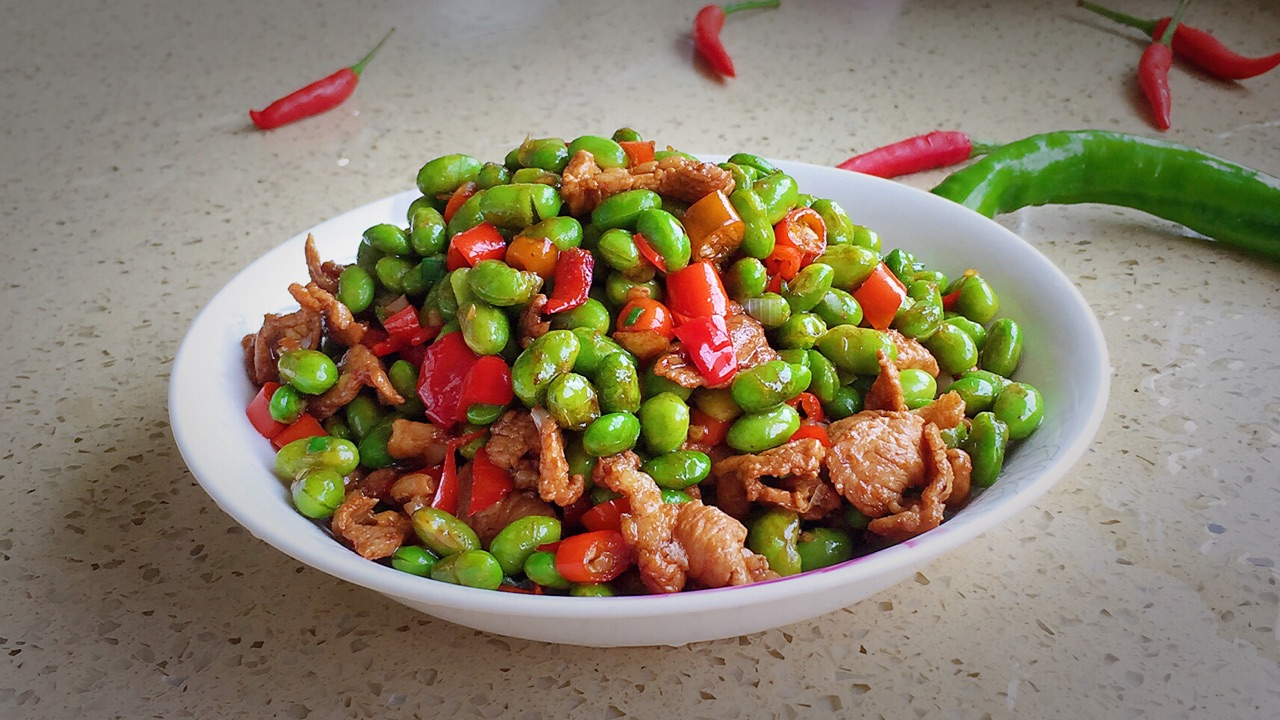 鲜香诱人的毛豆炒肉,步骤详细做法简单,是一道下酒的好菜