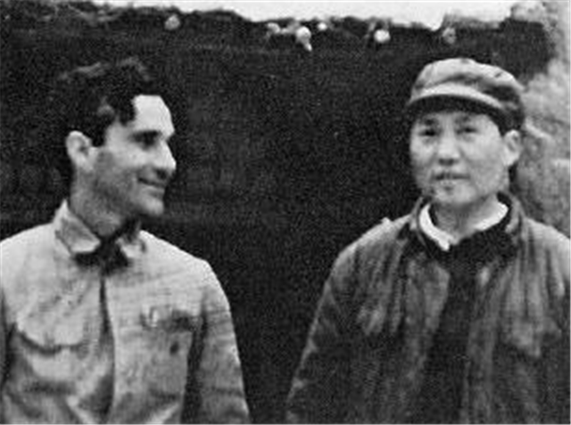 毛主席拒穿防弹服：自信人民是不会搞我的