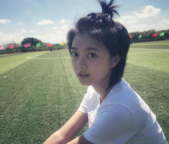 赵今麦高中拍9部戏，高考成绩却能考出524高分，课堂笔记赏心悦目