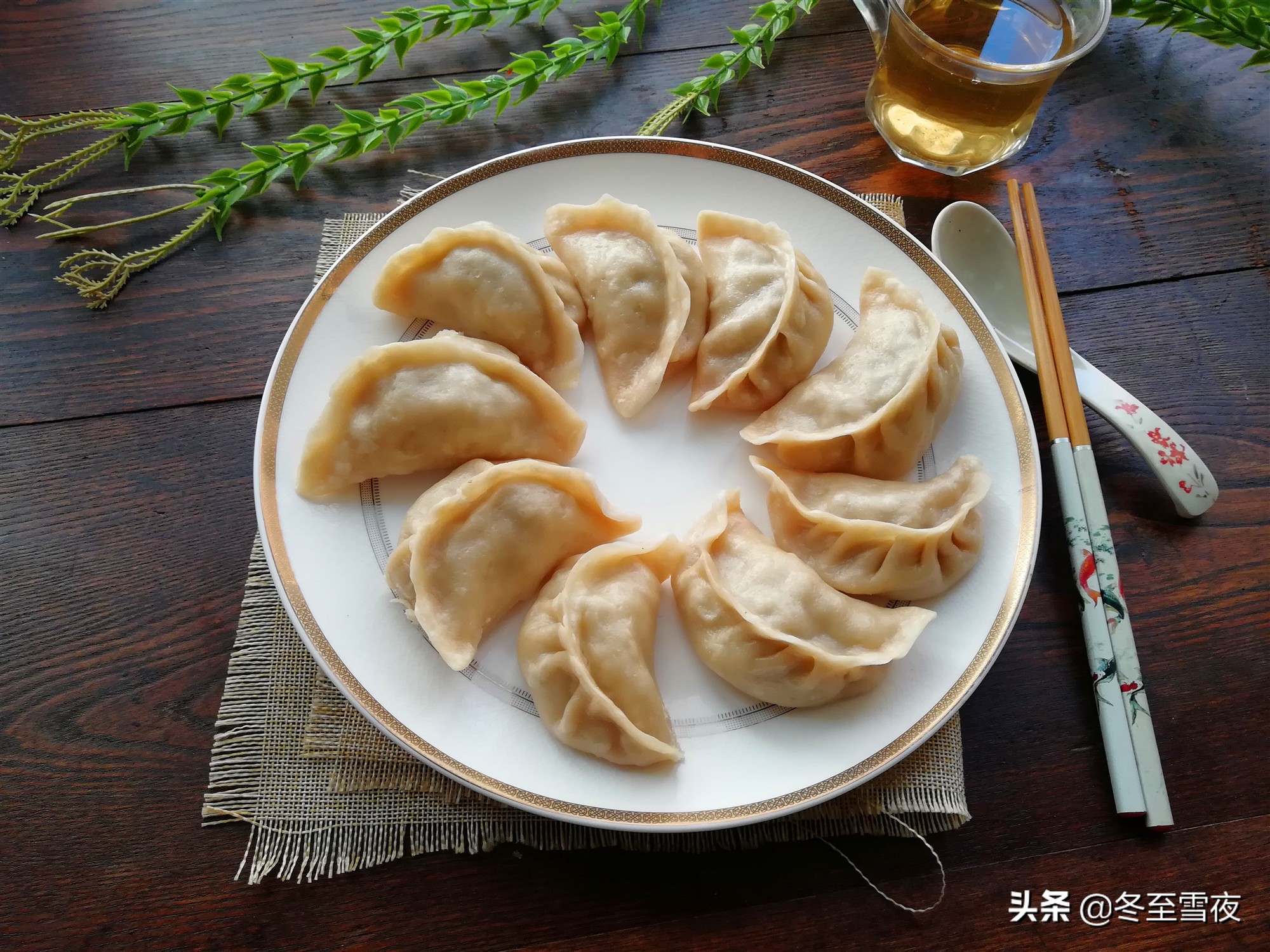 吃饺子，这个肉馅的饺子最香了，香嫩可口，就是有点贵