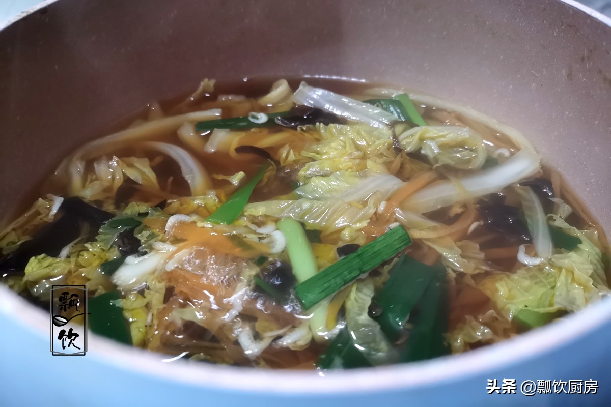 朋友送了一些魚膠，我把它做美食，吃菜喝湯，味道鮮美