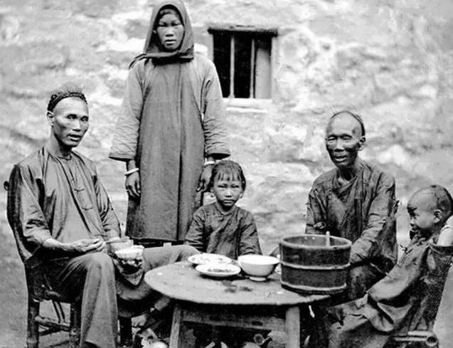 1938年，周恩来亲自登报急寻一名10岁女孩，这女孩啥身份