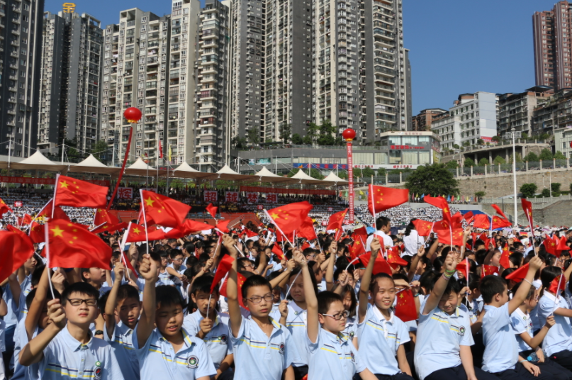 四川这所“县级”高中火了，14人被清北录取，学生很要强