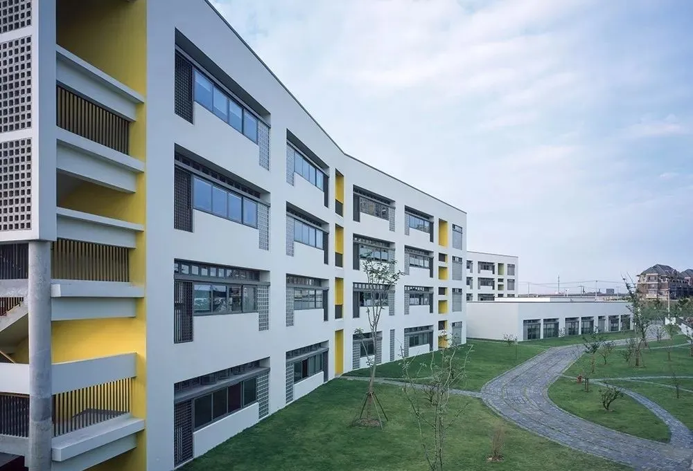 沪上最美10所公办&10所民办小学大PK，谁是魔都颜值担当？