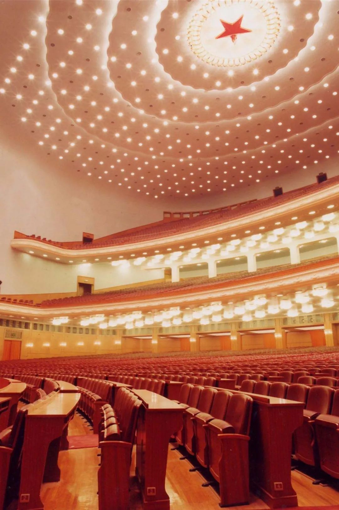 人民大会堂接待国宾的家具长什么样?