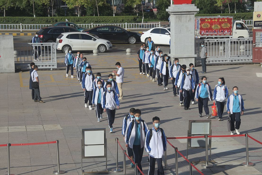 职业学校乱收费遭举报。网友：不是个例。中职的名声差是有原因的