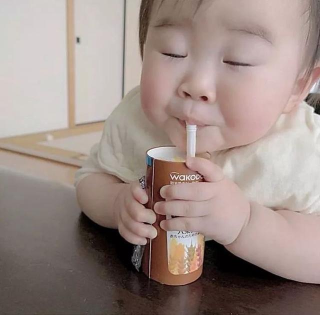 岛国这群父母专拍孩子的沙雕照片上传网络，是亲生的，没错了