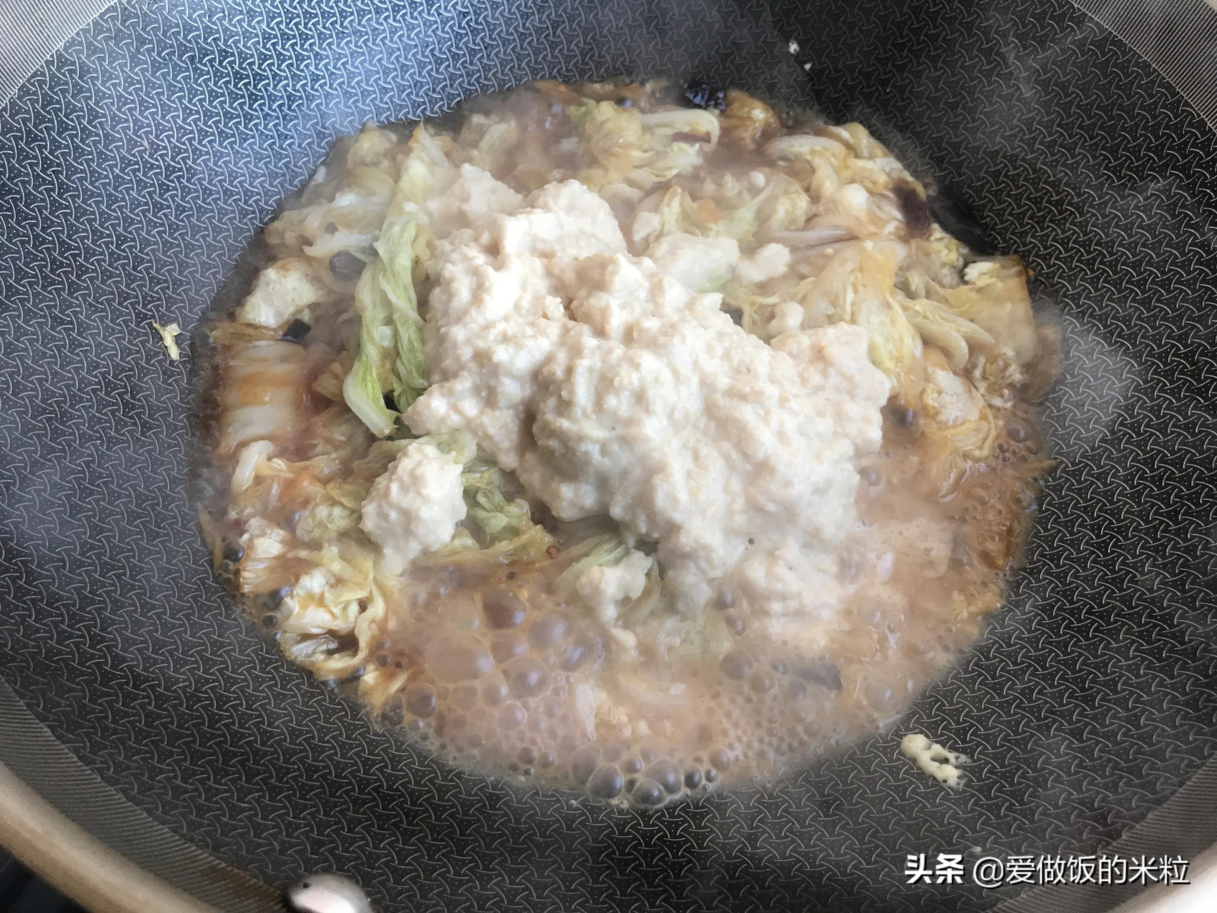 懒豆腐的家常做法（河北唐山地方特色菜白菜炒懒豆腐）