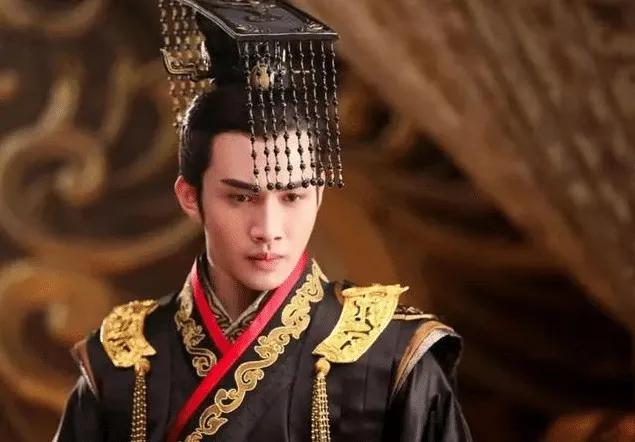 秦始皇明明叫嬴政，为什么他儿子却叫扶苏、胡亥，都不姓“嬴”