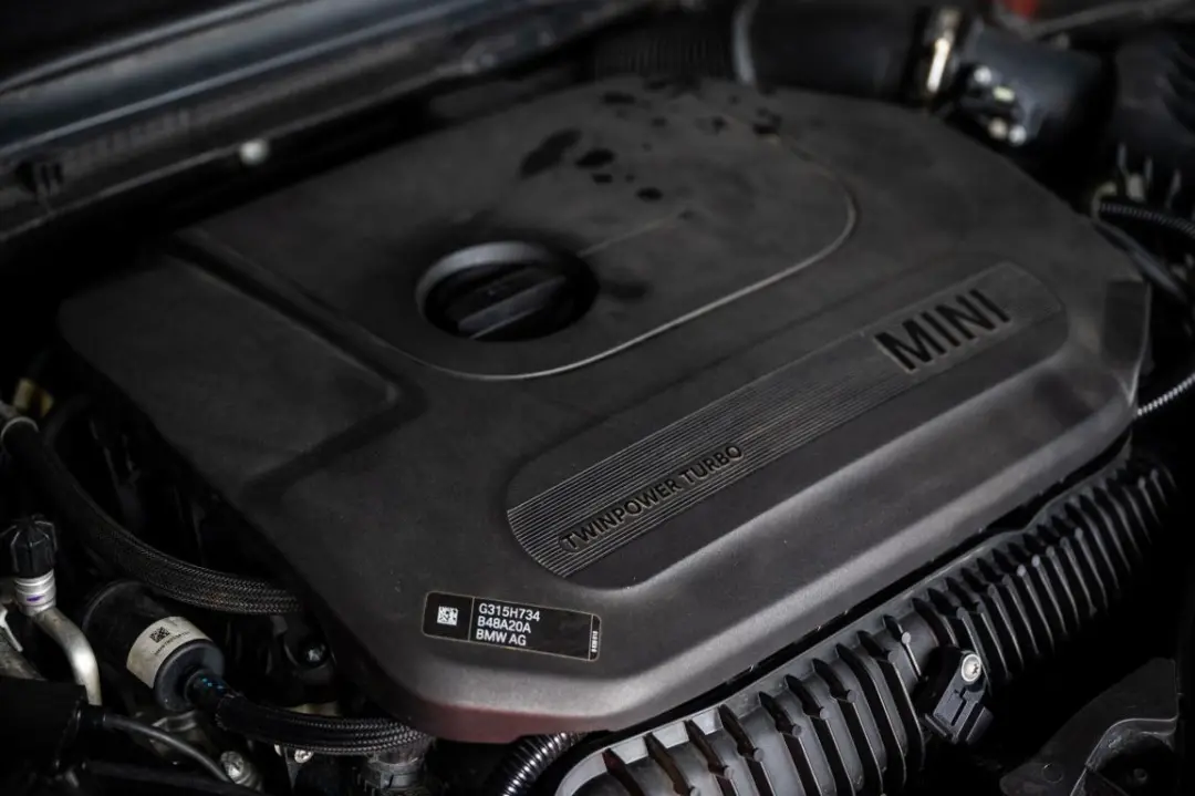 梦想十年，最终选了又小又暴躁的它——二手MINI COOPER S赛车手