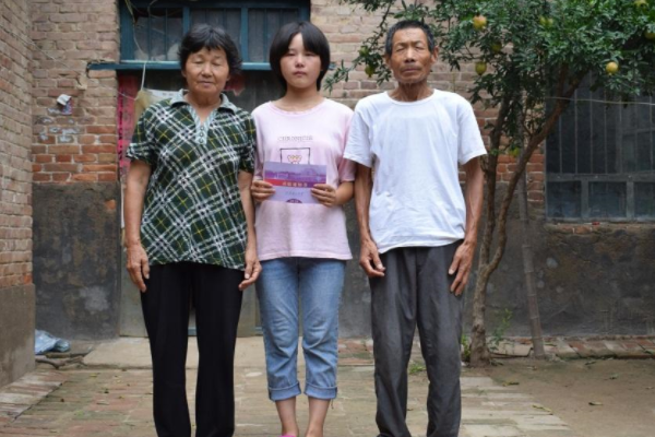 很多农村出身的大学生混得比较差，再怎么努力，也很难实现逆袭？