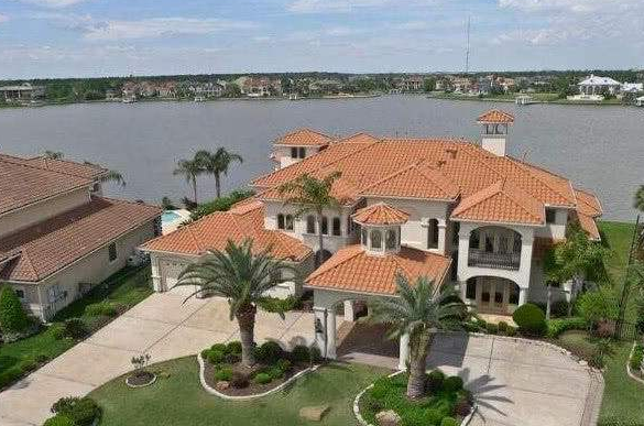 姚明究竟多有钱?为方便女儿上学5000万买豪宅,慈善事业毫不手软