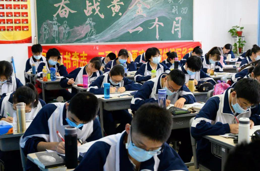 模考分数和高考分数有多大差距？学霸说出心里话，考生心里有底了