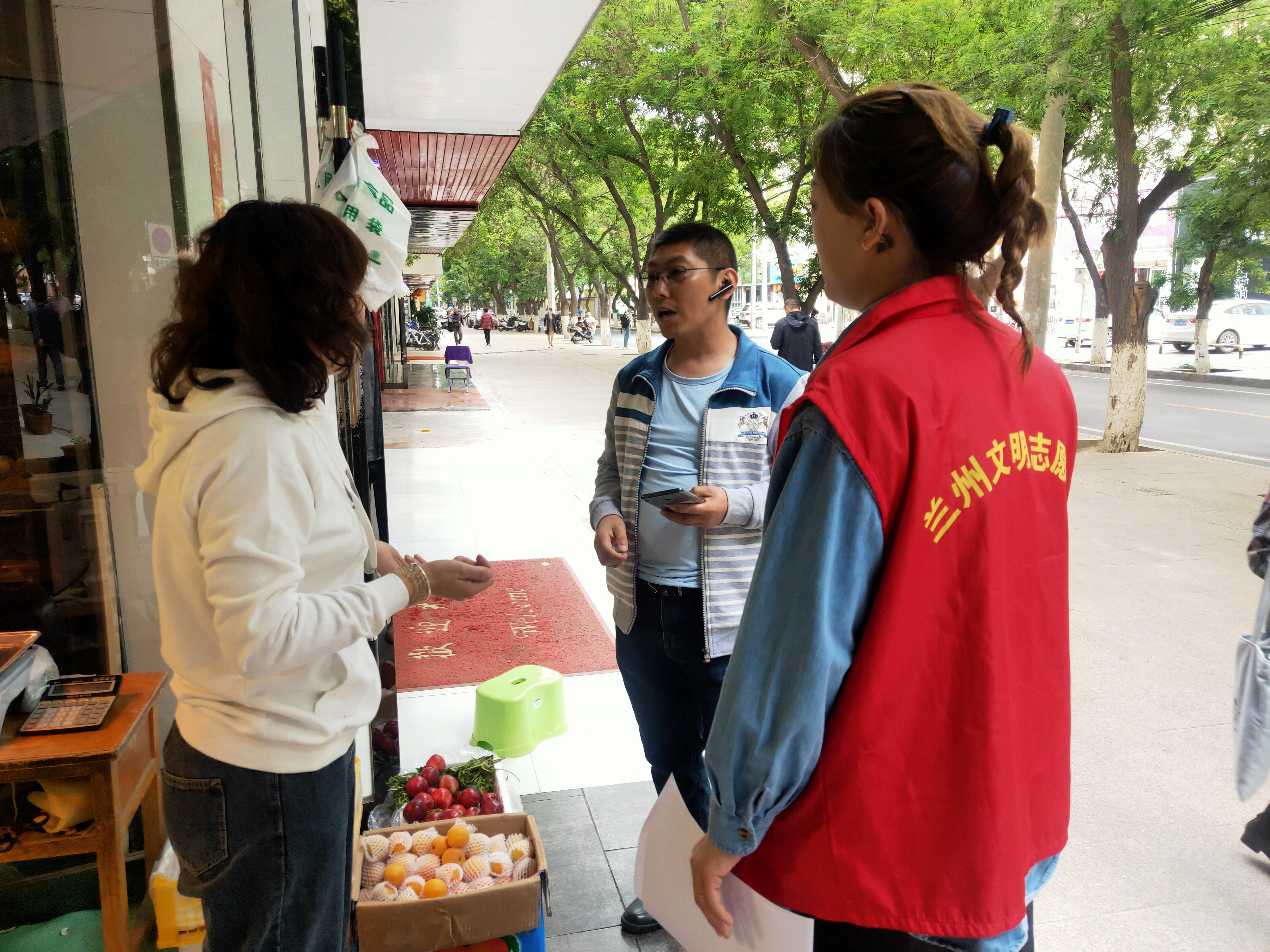 酒香也怕巷子深！这个社区走街串巷宣传社保政策