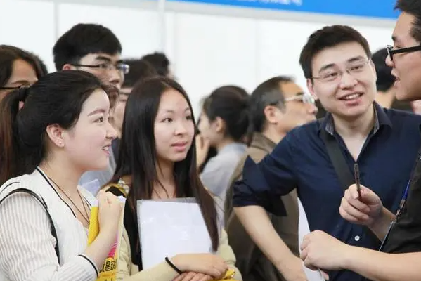 重庆考生运气爆棚，以507分捡漏985高校，却因专业被大家嘲笑