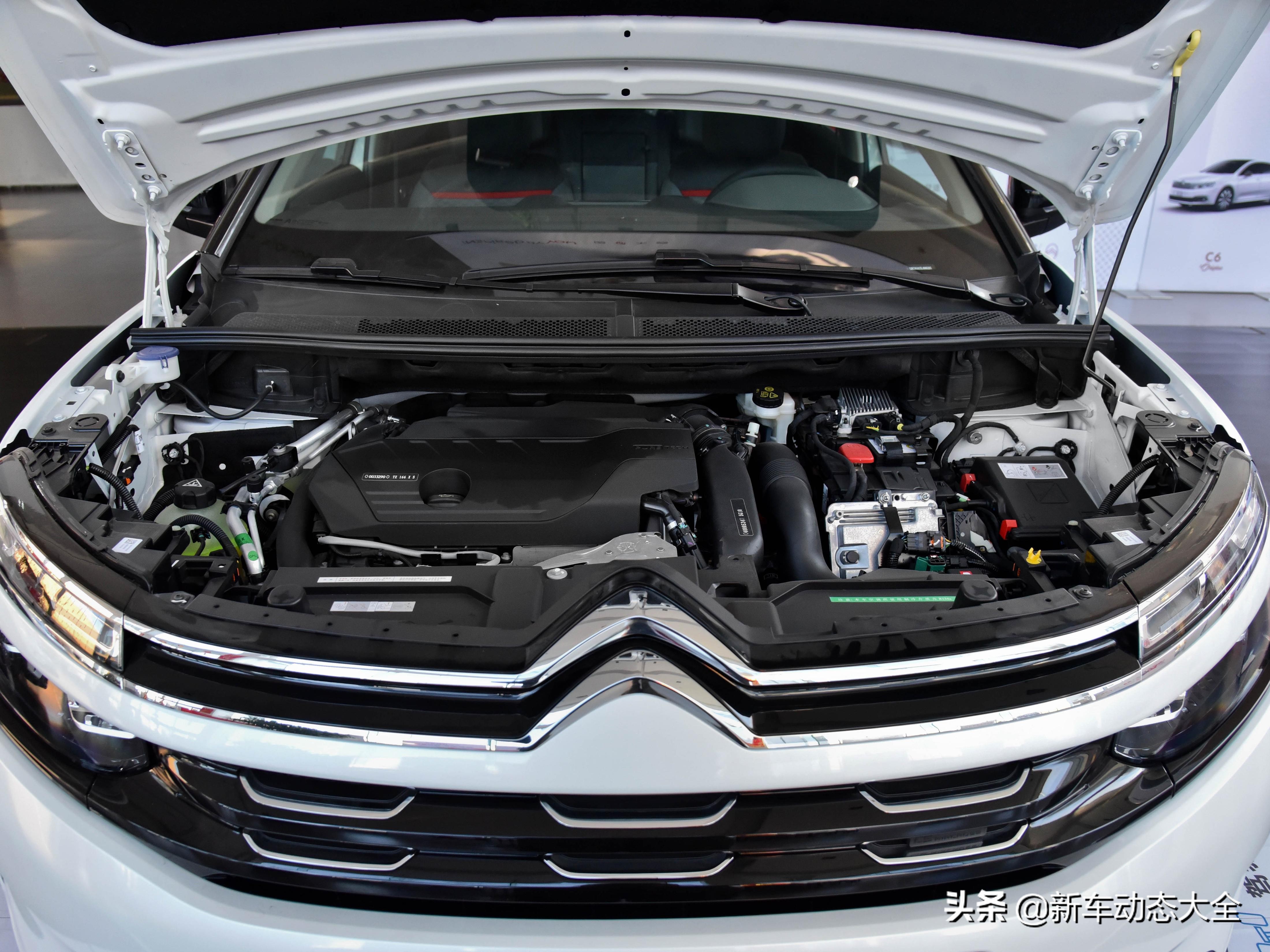 油耗1.7L，四驱合资高性价比SUV，带你看天逸 C5 AIRCROSS新能源