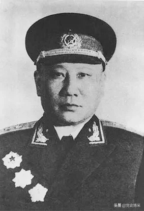 获得三枚一级勋章有多难？十位开国上将未获得，其中三位起义将领