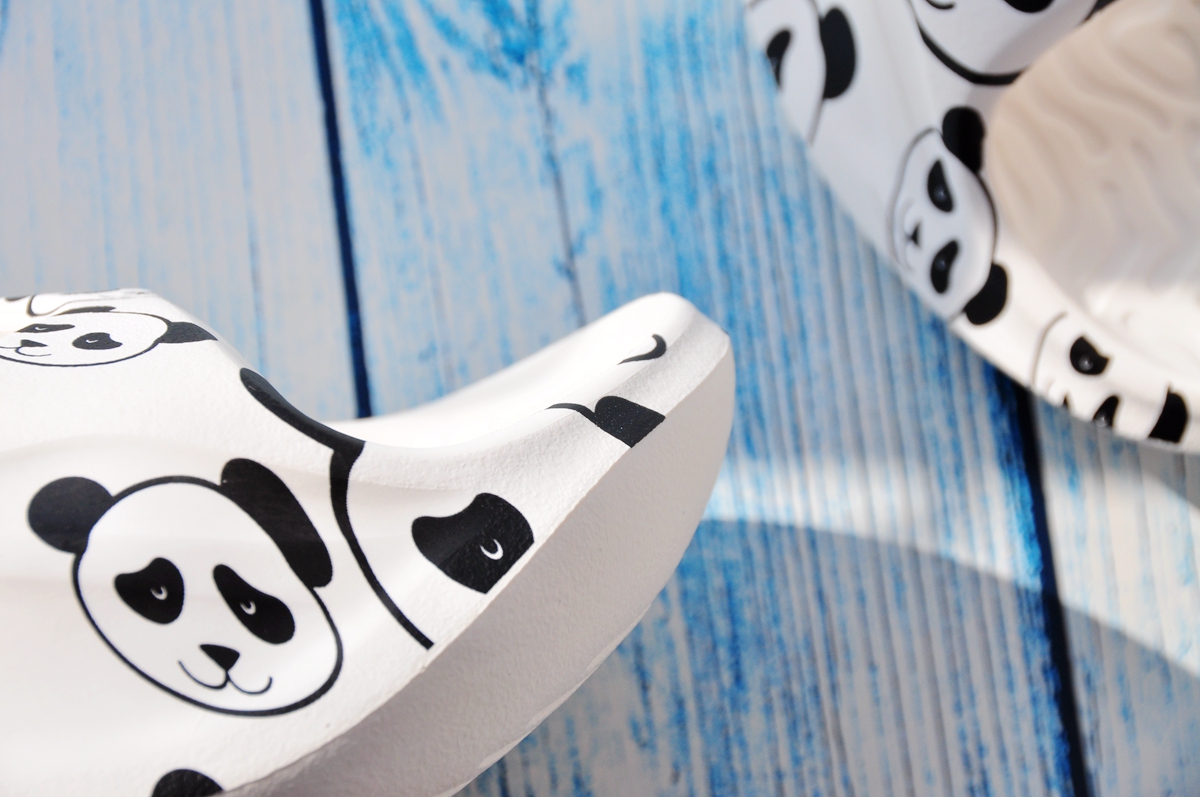 高颜值的足底舒缓神器，咕咚舒缓运动拖鞋熊猫款