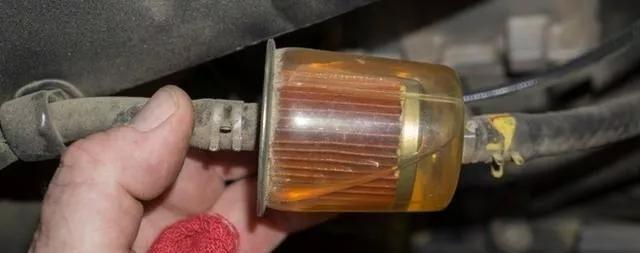 这才是造成摩托车跑不到100码的真正原因？清洗2部件轻松修好