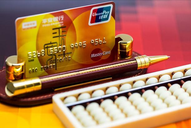 明明信用卡可以取现，为什么有人偏要套现？银行经理解释得很清楚