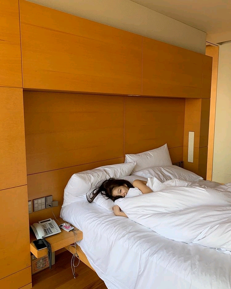 《恋爱的滋味》吴昶锡女友李彩恩，在五星级酒店享用豪华套房
