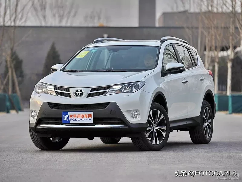 实拍第四代丰田RAV4荣放，近七年改款，小书包不在你不买？