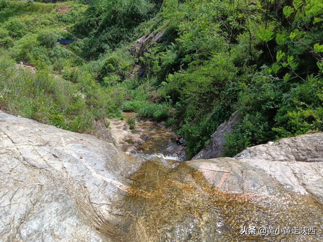 原来这便是秦岭72峪中的白石峪，藏在动物园后面，自驾车能开进山