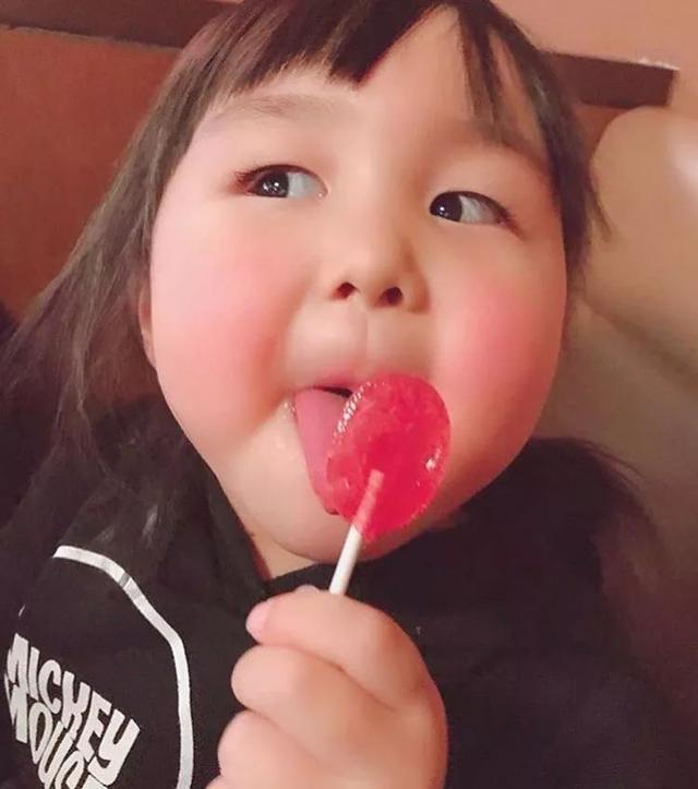 岛国这群父母专拍孩子的沙雕照片上传网络，是亲生的，没错了