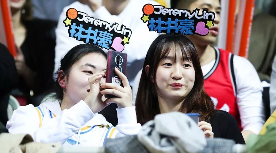 林書豪nba為什么被欺負（「楊毅專欄」林書豪在CBA受欺負了嗎？）