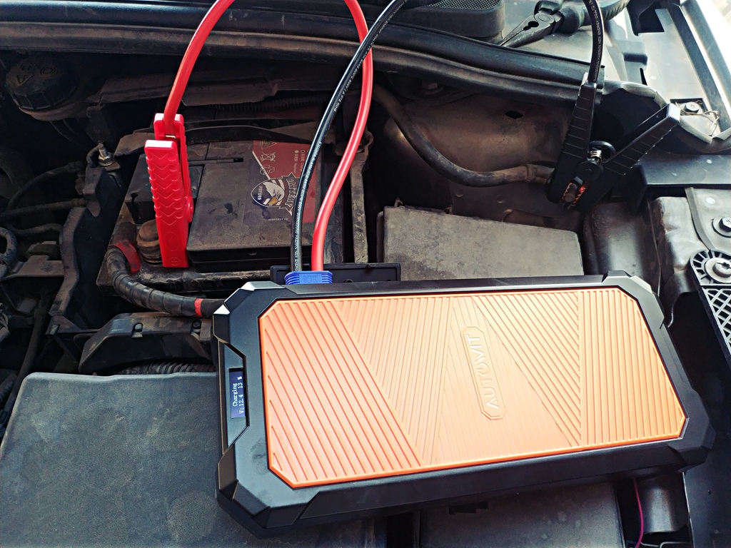 汽車救援隊用的autowit汽車應(yīng)急電源，居然“沒電池”？