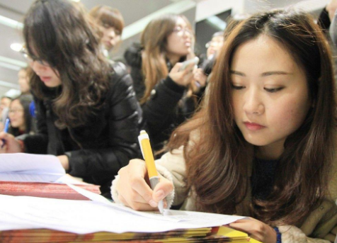 大学“越学越秃”4大专业，生发灵都拯救不了，有你的专业吗？