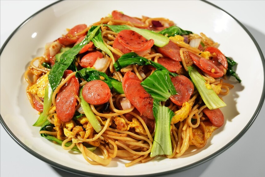 家常炒面，掌握2个技巧，爽滑劲道，好吃不粘连，用挂面做也好吃