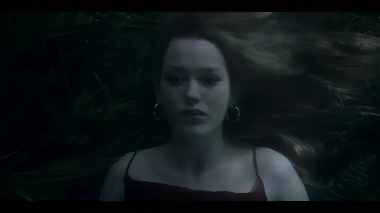 秋天有一个大库存，第二是性感的。