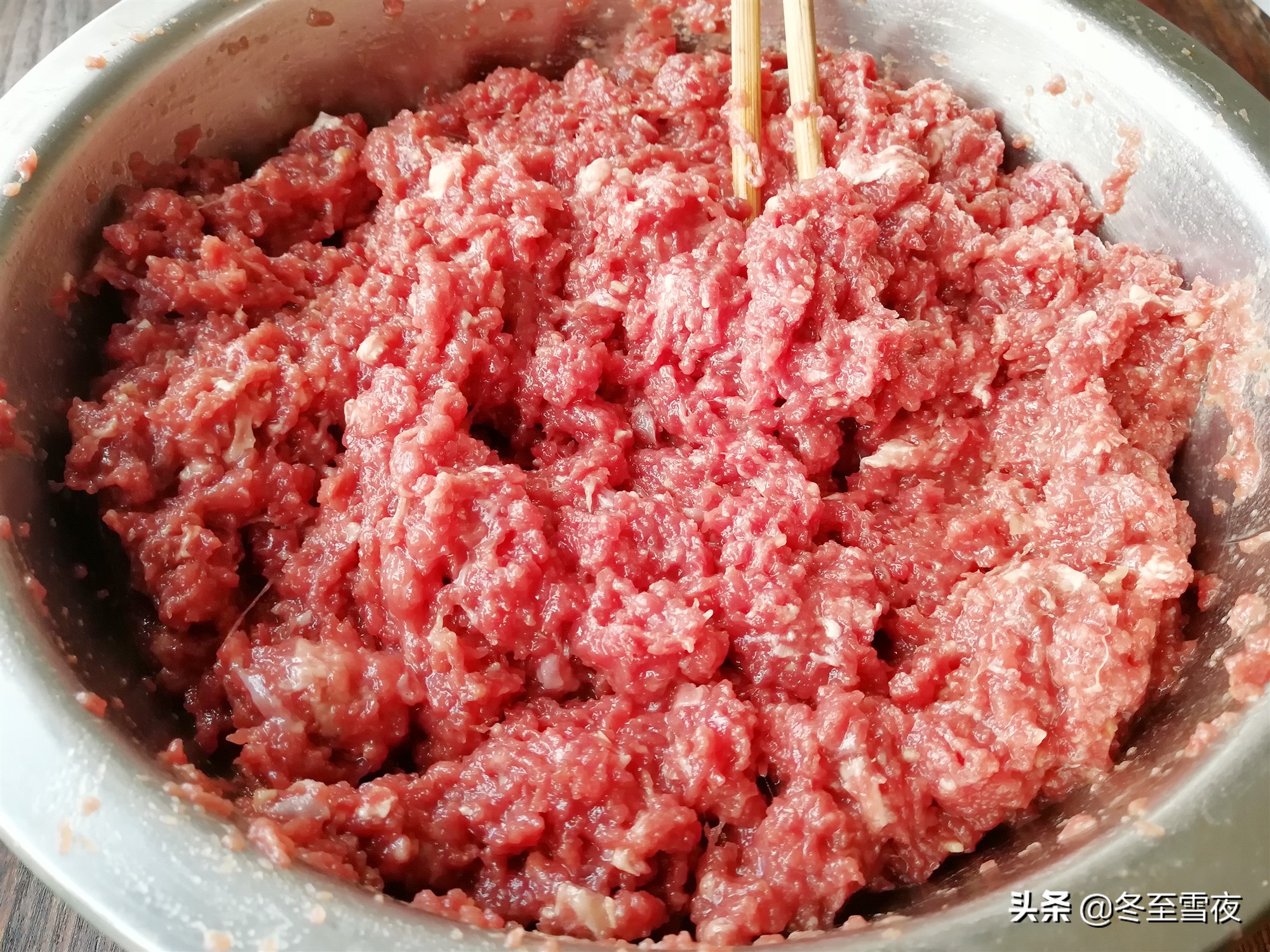 吃饺子，这个肉馅的饺子最香了，香嫩可口，就是有点贵