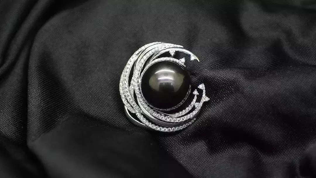世界上最贵的黑珍珠图片