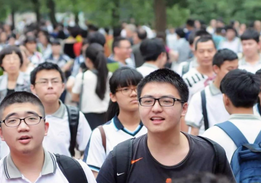 各省高考分数线出炉！辽宁本科线超乎想象，网友：我也能上本科