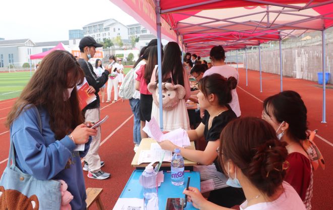 达州中医药职业学院迎新有“心”意:圆学子梦 筑家之暖