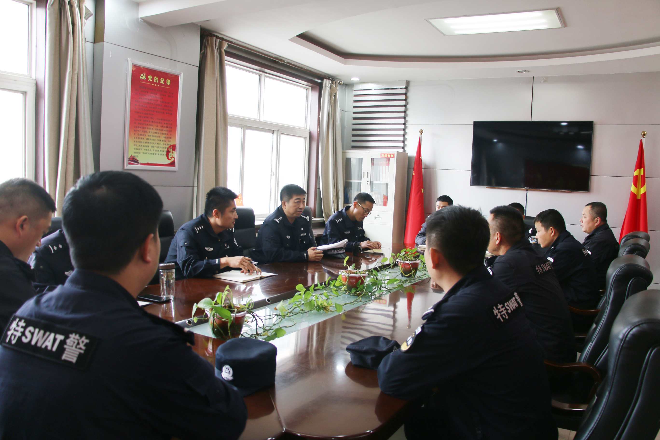 绥德县公安局巡特警大队举办交管业务知识培训
