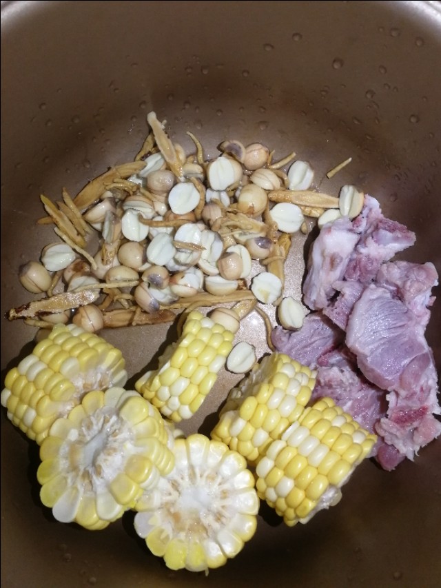 三伏天，适合一家大小都喝的太子参黄芪汤，清甜又好吃，一锅搞定
