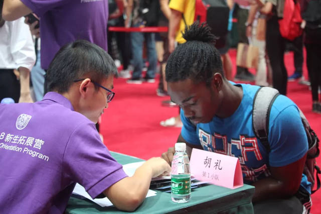 清华大学新生数据：外籍学生数量已减少，看来教育部的通知生效了