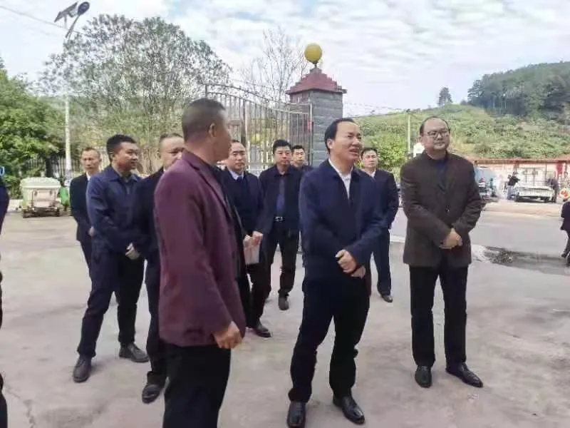 省人大常委会联工委调研组在麻阳调研代表工作室建设工作