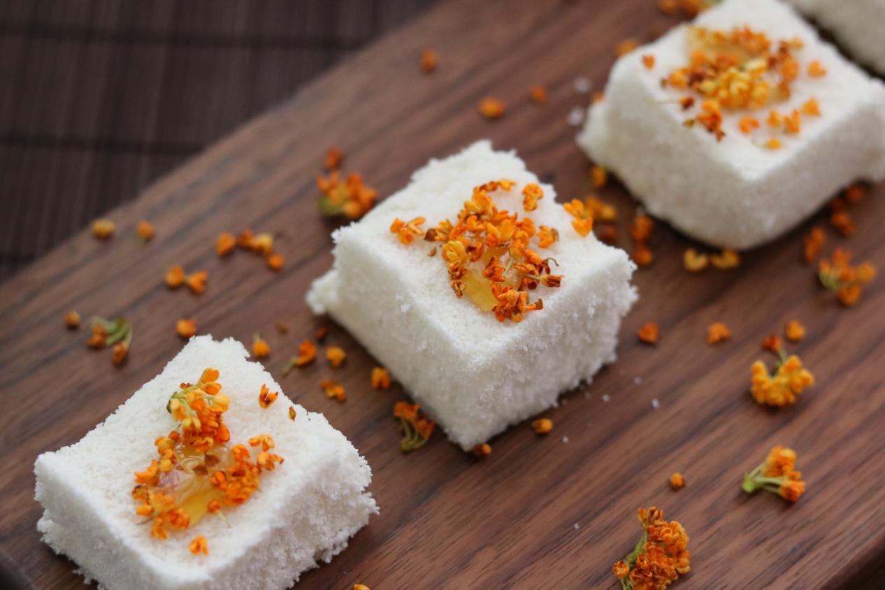 自制桂花糕，清甜软糯，做法简单，味道比买的还好吃